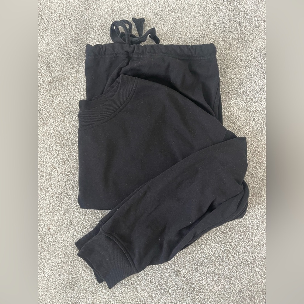 Old Navy Sweatshirt Top with cinched bow detail and peekaboo back